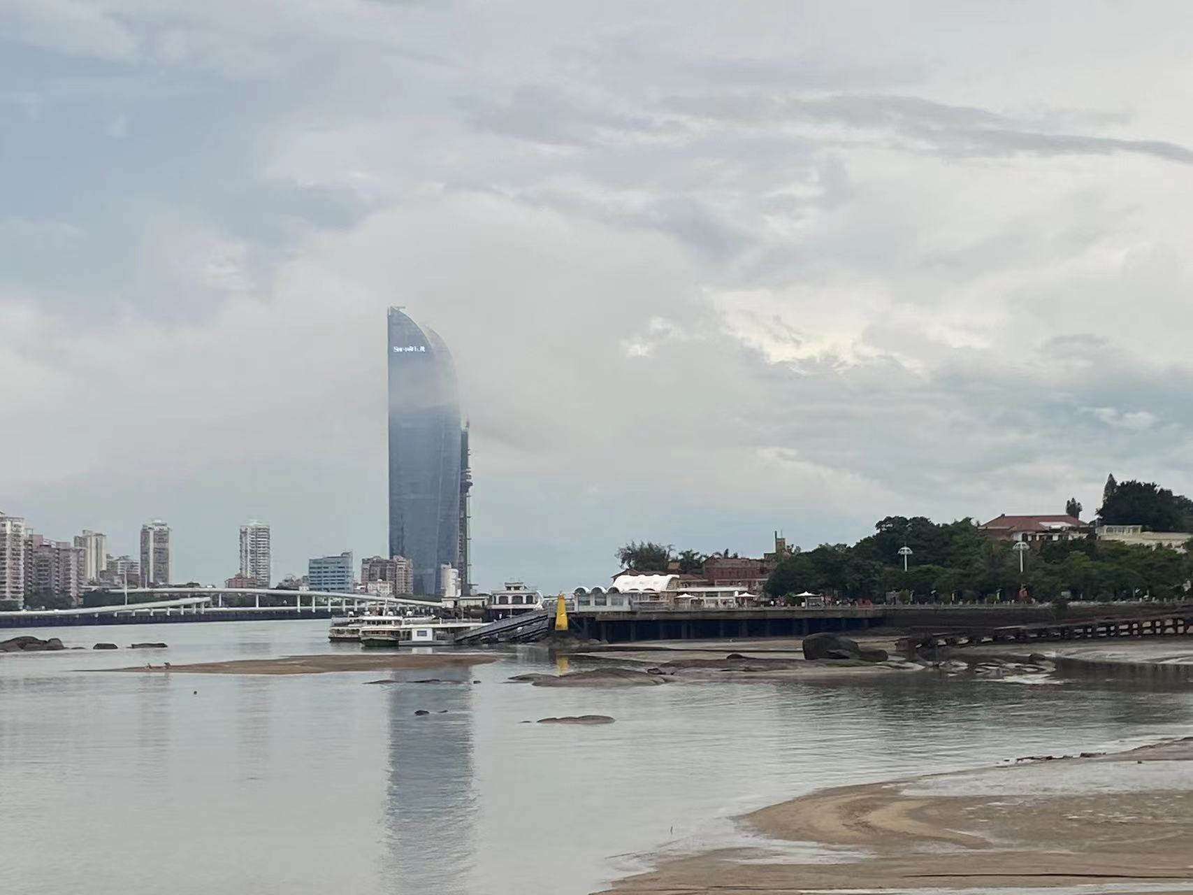 在这个世界上寻找属于自己的一片天